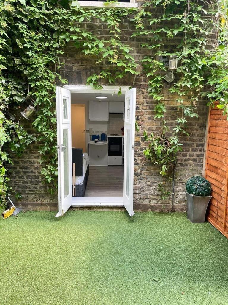 Portobello Road Artistic Studios 'Budget' ลอนดอน ภายนอก รูปภาพ