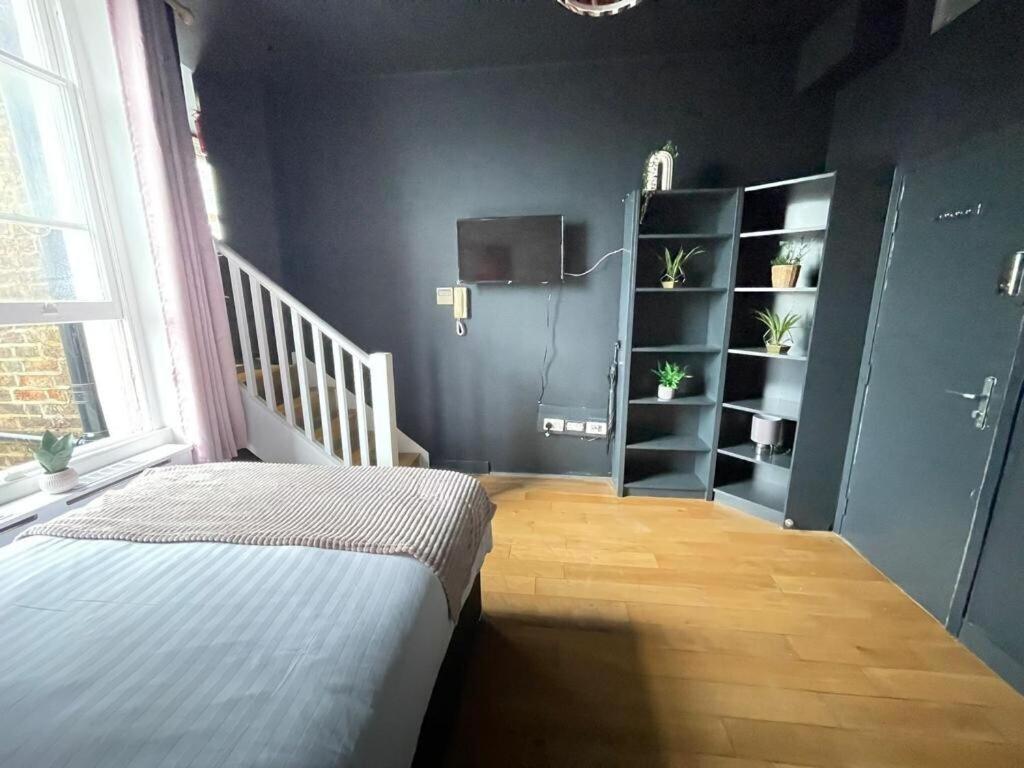 Portobello Road Artistic Studios 'Budget' ลอนดอน ห้อง รูปภาพ
