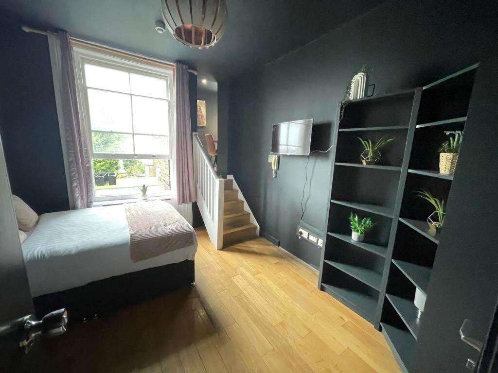 Portobello Road Artistic Studios 'Budget' ลอนดอน ห้อง รูปภาพ
