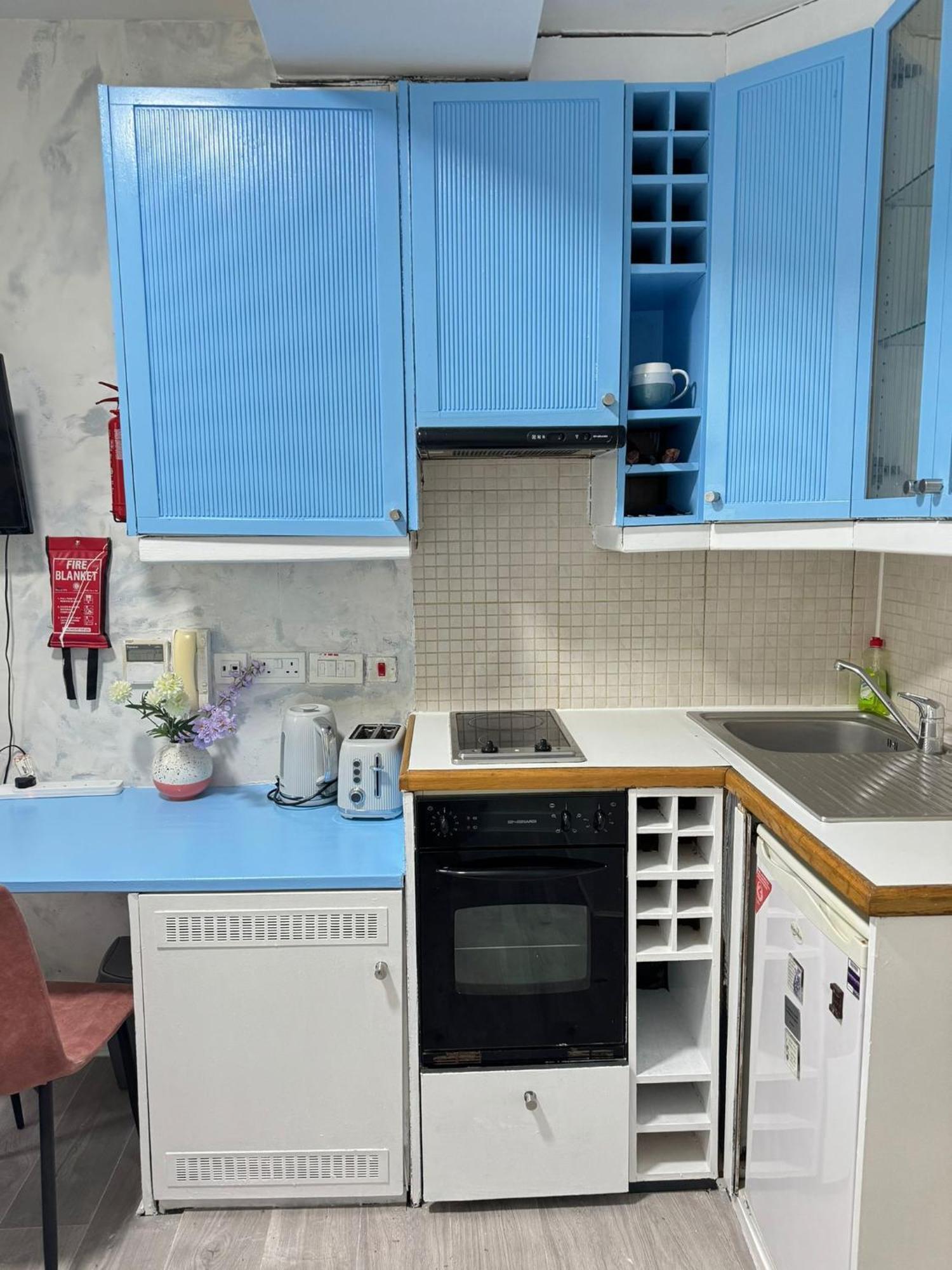 Portobello Road Artistic Studios 'Budget' ลอนดอน ห้อง รูปภาพ