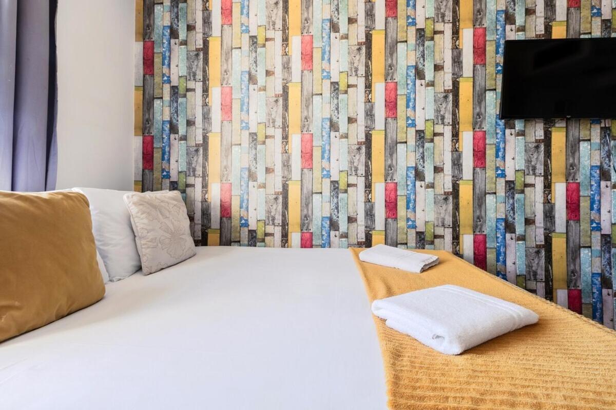 Portobello Road Artistic Studios 'Budget' ลอนดอน ห้อง รูปภาพ