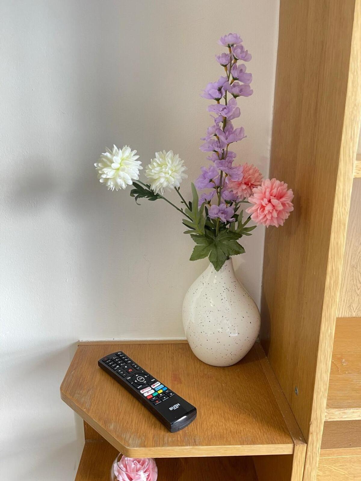 Portobello Road Artistic Studios 'Budget' ลอนดอน ห้อง รูปภาพ