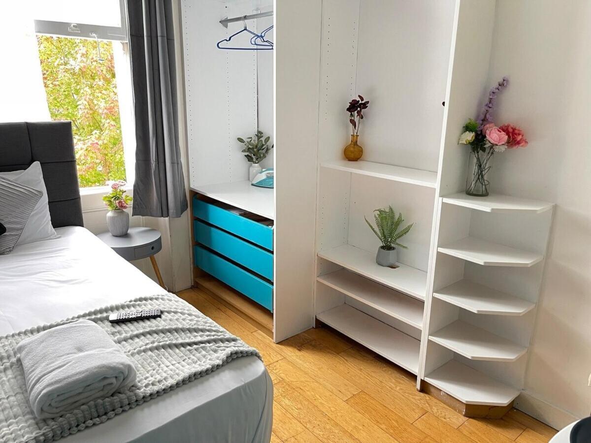 Portobello Road Artistic Studios 'Budget' ลอนดอน ห้อง รูปภาพ