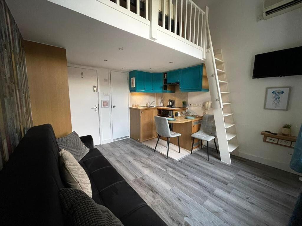 Portobello Road Artistic Studios 'Budget' ลอนดอน ห้อง รูปภาพ