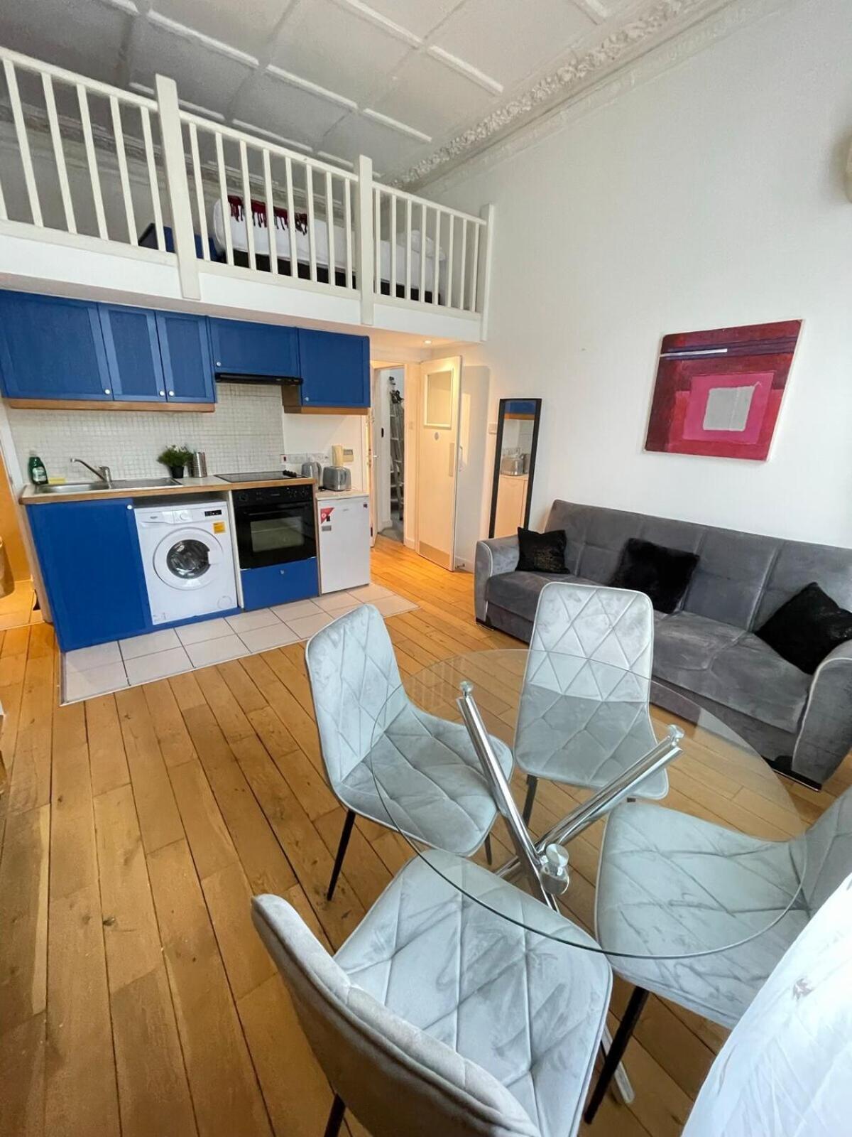 Portobello Road Artistic Studios 'Budget' ลอนดอน ห้อง รูปภาพ