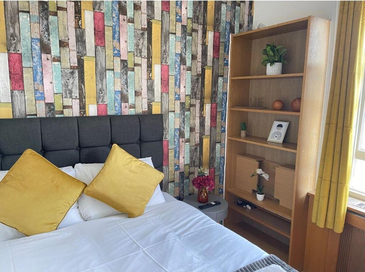 Portobello Road Artistic Studios 'Budget' ลอนดอน ห้อง รูปภาพ
