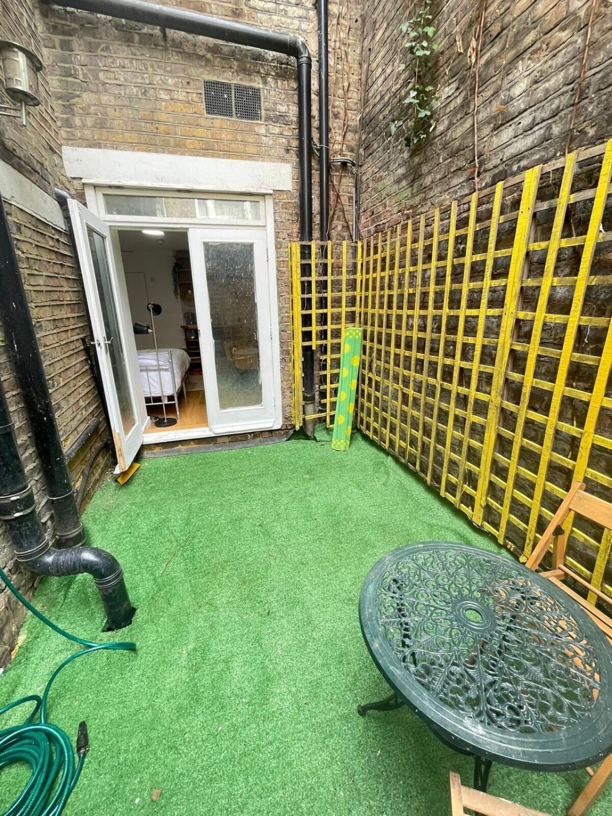 Portobello Road Artistic Studios 'Budget' ลอนดอน ห้อง รูปภาพ