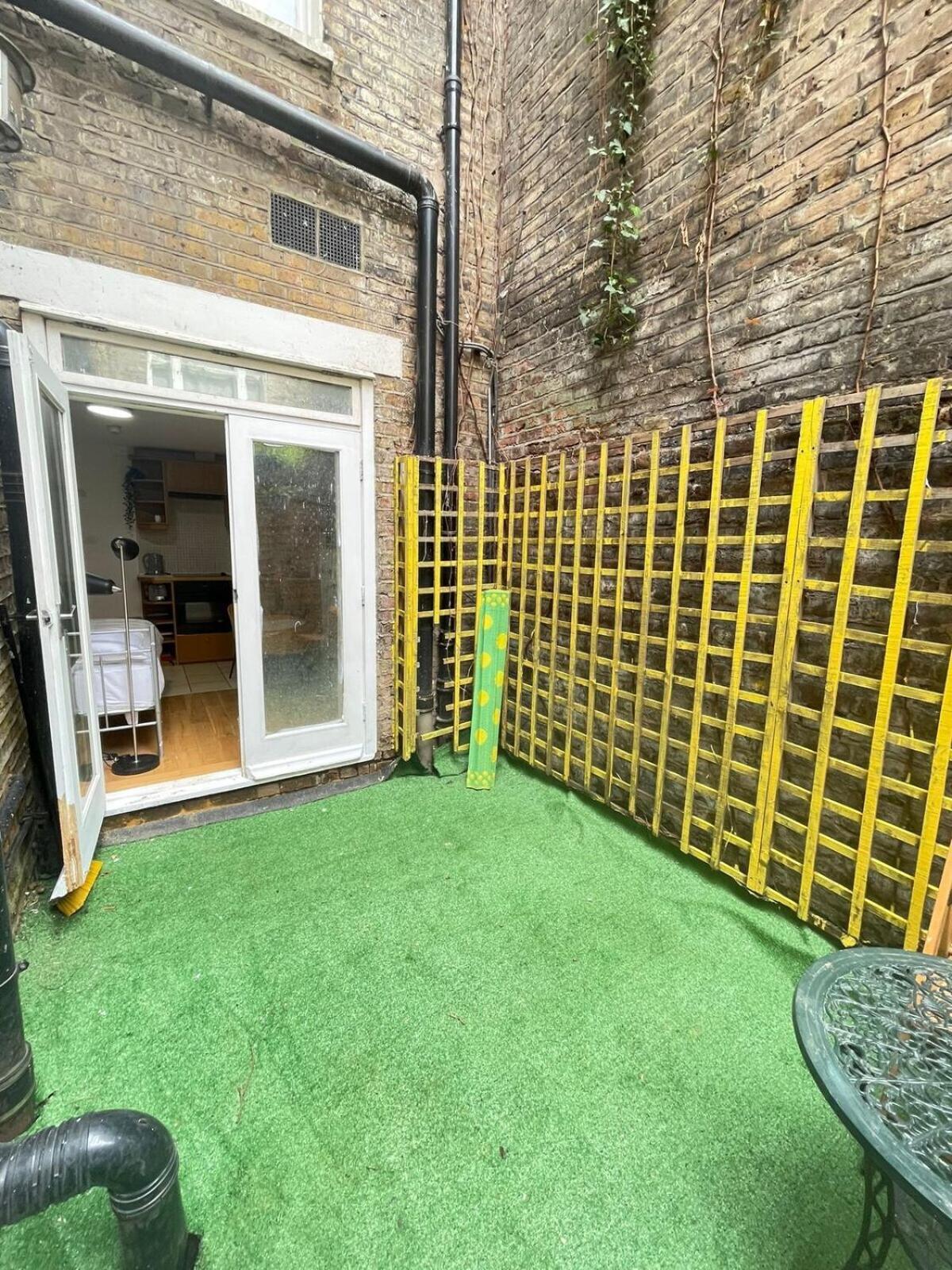 Portobello Road Artistic Studios 'Budget' ลอนดอน ห้อง รูปภาพ