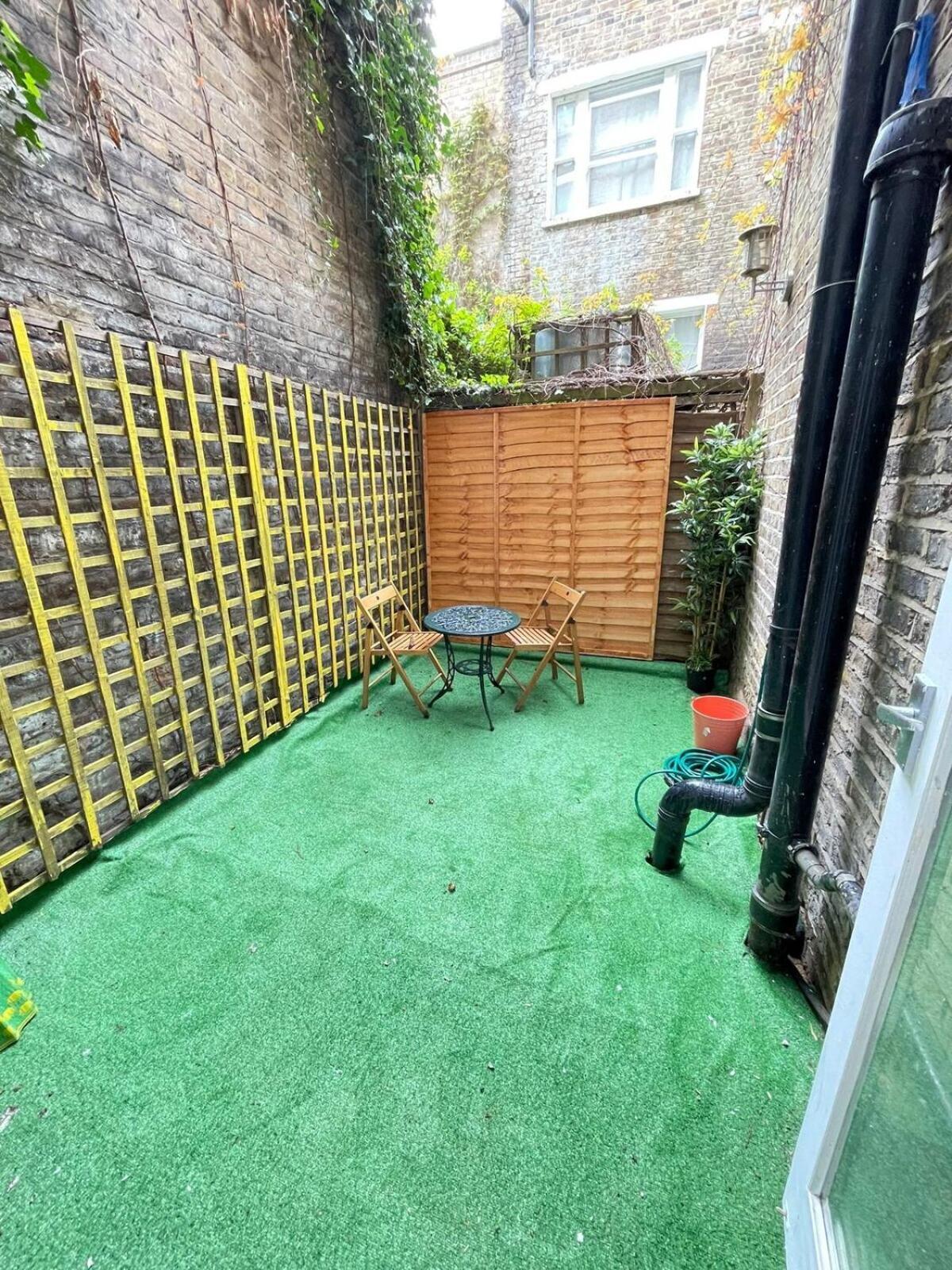 Portobello Road Artistic Studios 'Budget' ลอนดอน ห้อง รูปภาพ